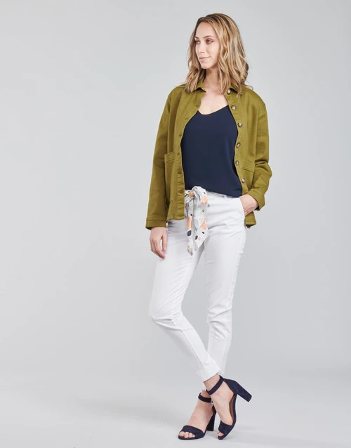 Betty London Ouma 4 Betty London Ouma - Afbeelding 2