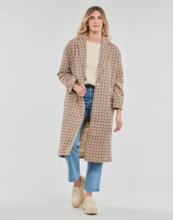 Betty London Manfrine