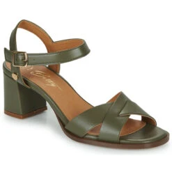 Betty London Clothilde