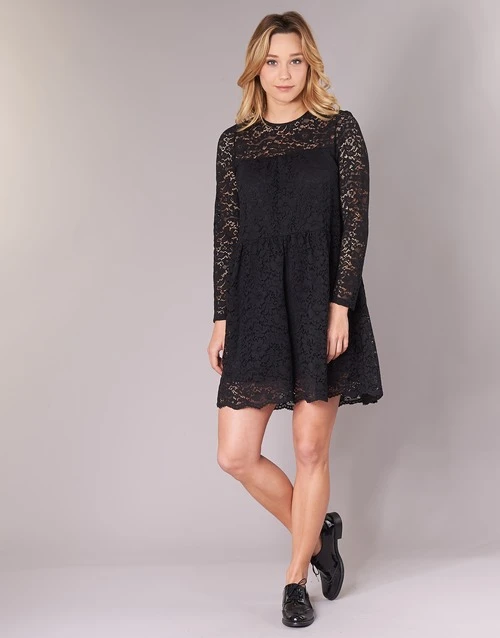 Betty London Iaouda 4 Betty London Iaouda - Afbeelding 2